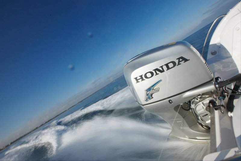 Lodní motor Honda BF 200 - Kliknutím na obrázek zavřete