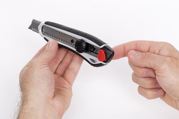 KRT000303 - Hliníkový odlamovací nůž 18 mm - Kliknutím na obrázek zavřete