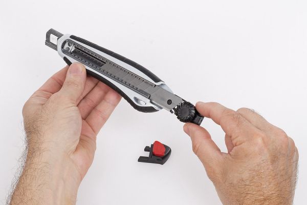 KRT000303 - Hliníkový odlamovací nůž 18 mm - Kliknutím na obrázek zavřete